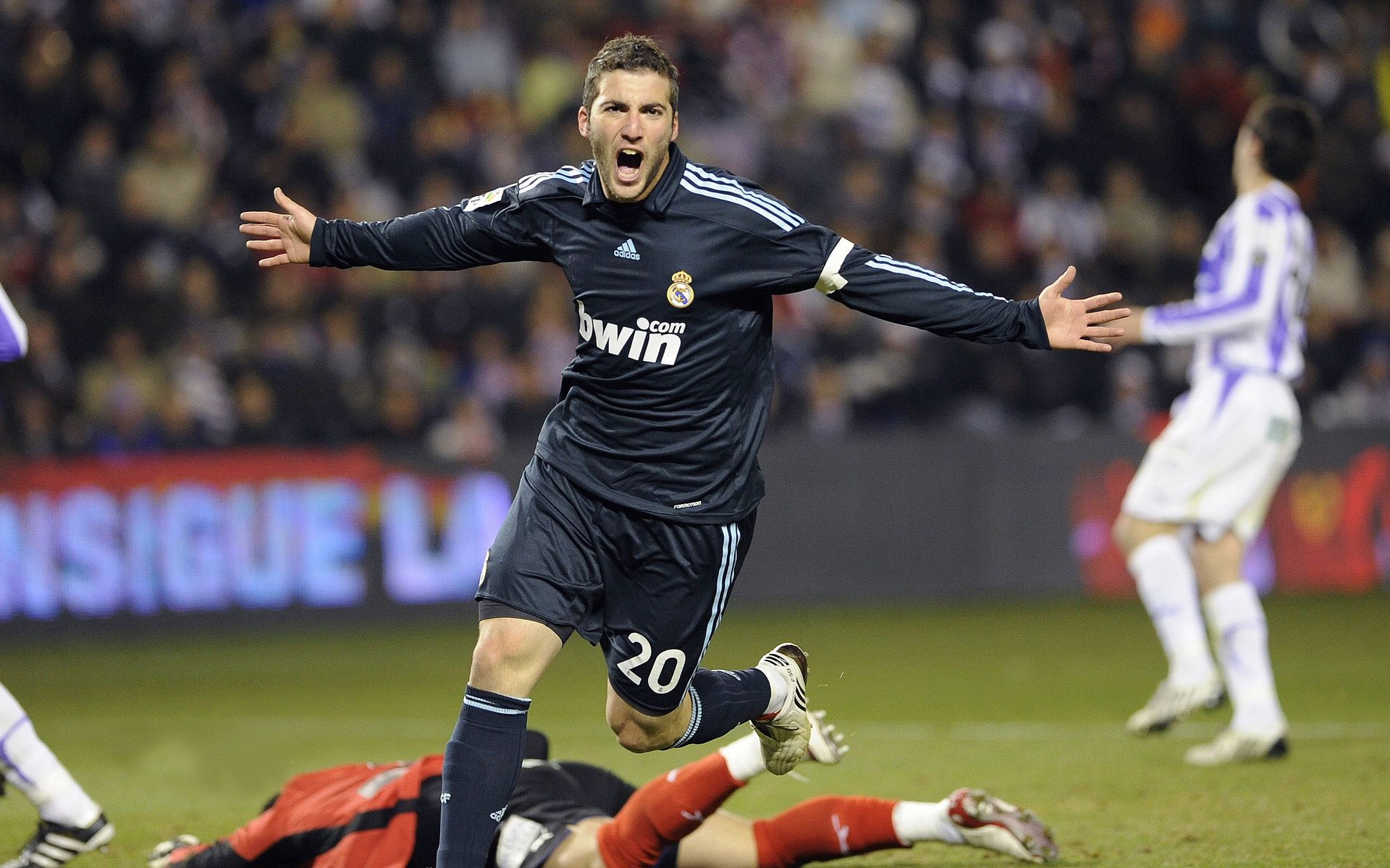 F1历史最快圈速纪录被刷新，f1最快圈速可以拿一分